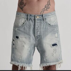 One teaspoon Mr Blacks in St.Valentine